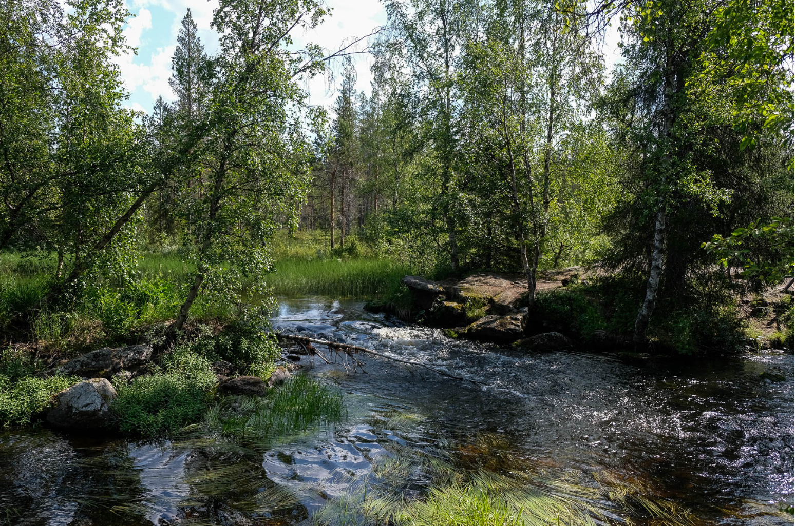  Scenario: Du behöver hjälp med marknadsföringen av ditt företag och bestämmer dig för att extern marknadsföringshjälp - marknadsföringsbyrå eller freelance-  är ditt bästa alternativ. Då du gör en snabb googling på ditt område märker du att det finns en stor uppsjö av olika marknadsföringsbyråer och -personer, alla med lite olika fokusområden. Hur väljer du rätt marknadsföringsbyrå för dina behov? Hur börjar du ens med det? Jag har själv lång erfarenhet inom marknadsföring och har under 10 års tid jobbat för en av Nordens största marknadsföringsbyråer och driver nu egen agency inom marknadsföring. I det här inlägget gör jag ett djupdyk i agentur- och freelancevärlden och tipsar om hur du hittar den marknadsföraren som passar dig och ditt företags behov bäst. 6 steg till att hitta den rätta digitala marknadsföringsbyrån för dig och ditt företag